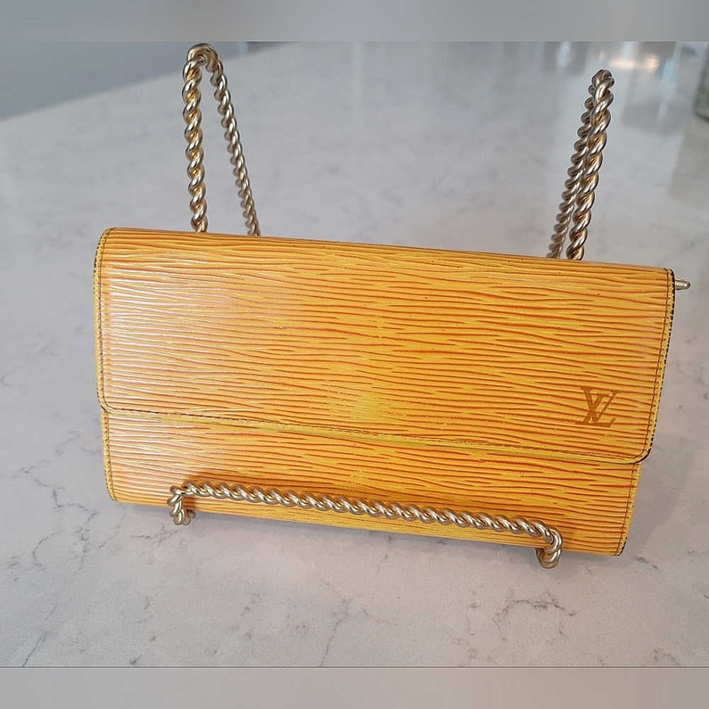 Louis Vuitton Epi Sarah Long Bifold Wallet  Yellow